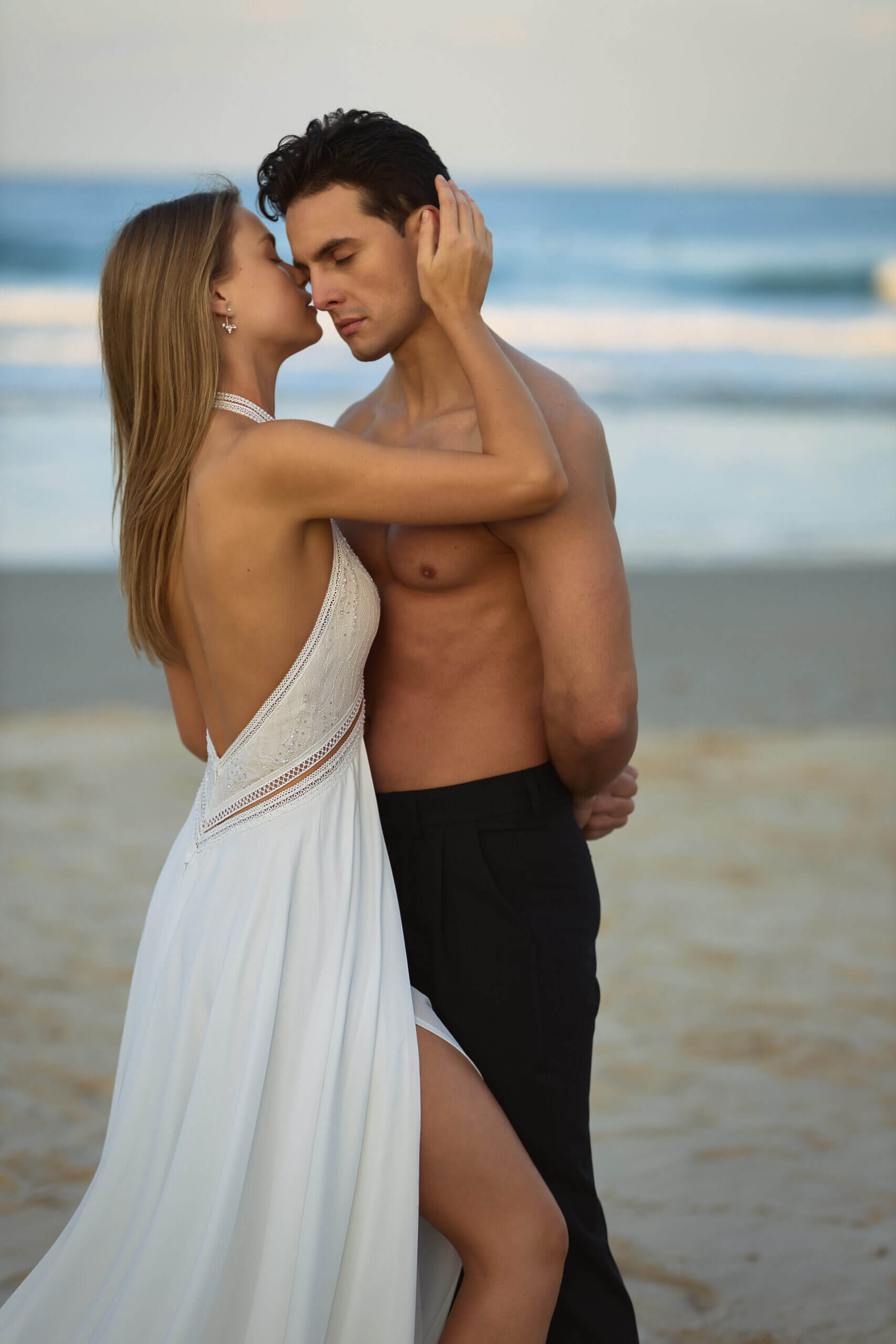 שמלת כלה גב פתוח