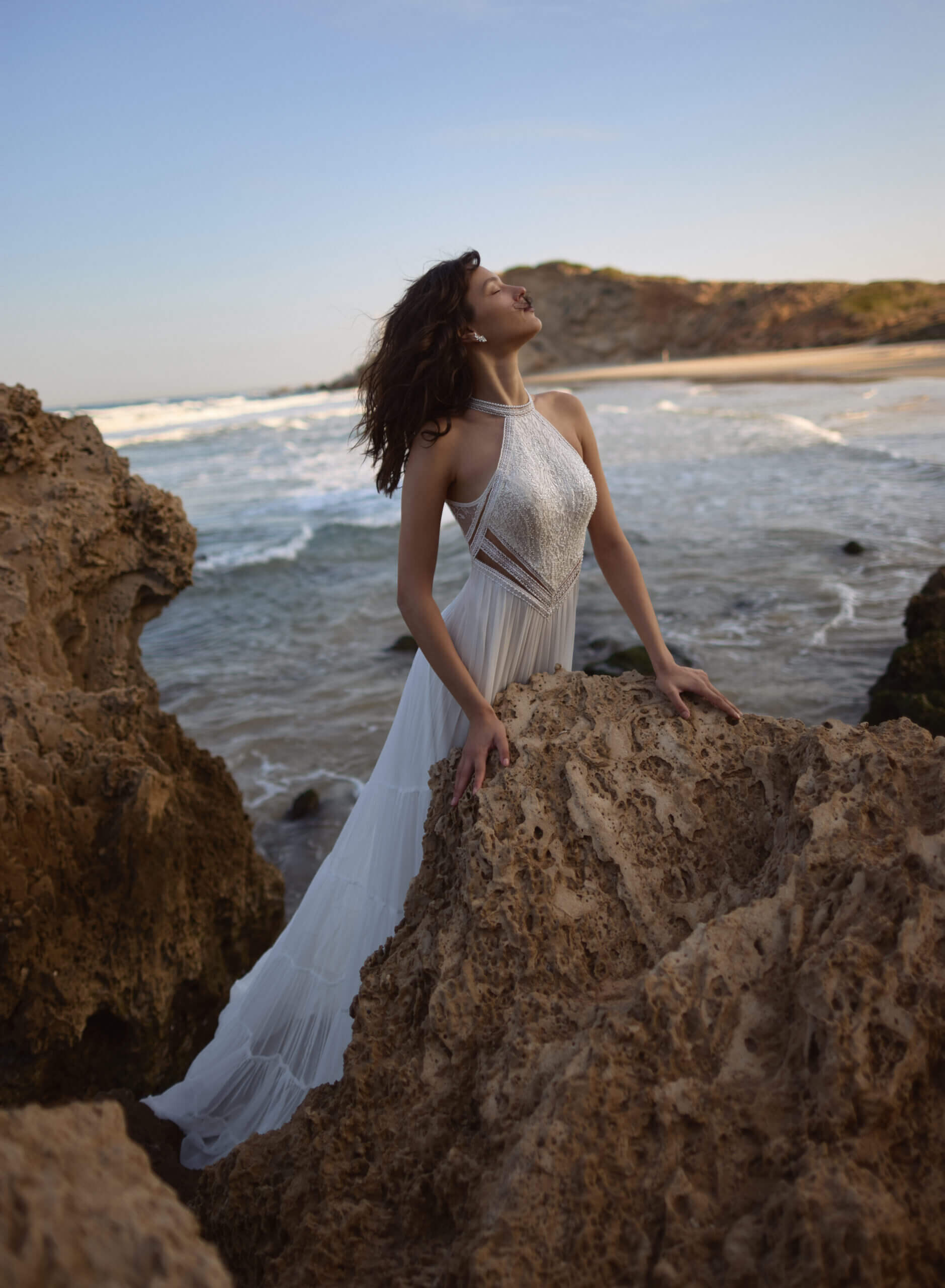 שמלת כלה עם קולר