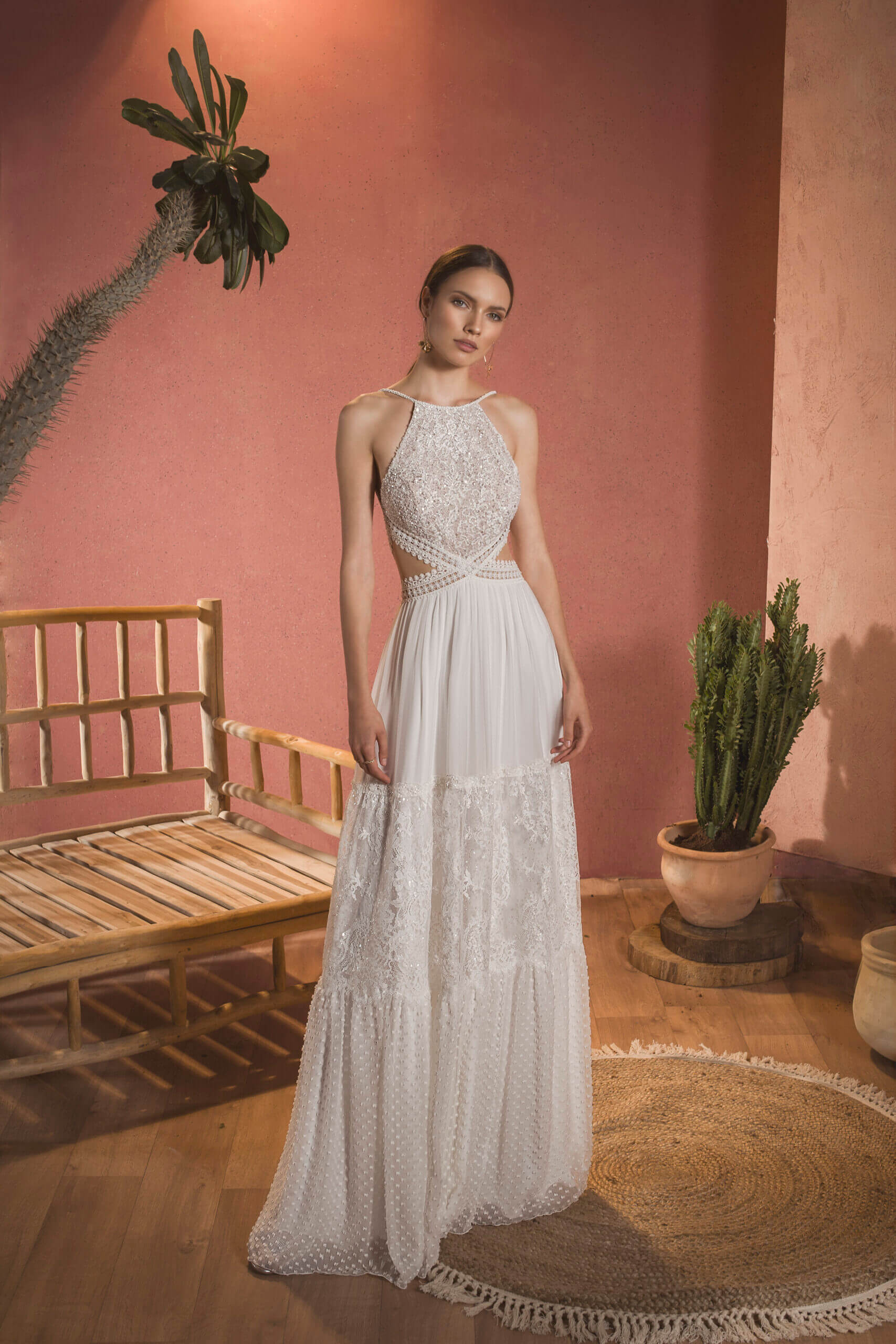 שמלת כלה עם קולר