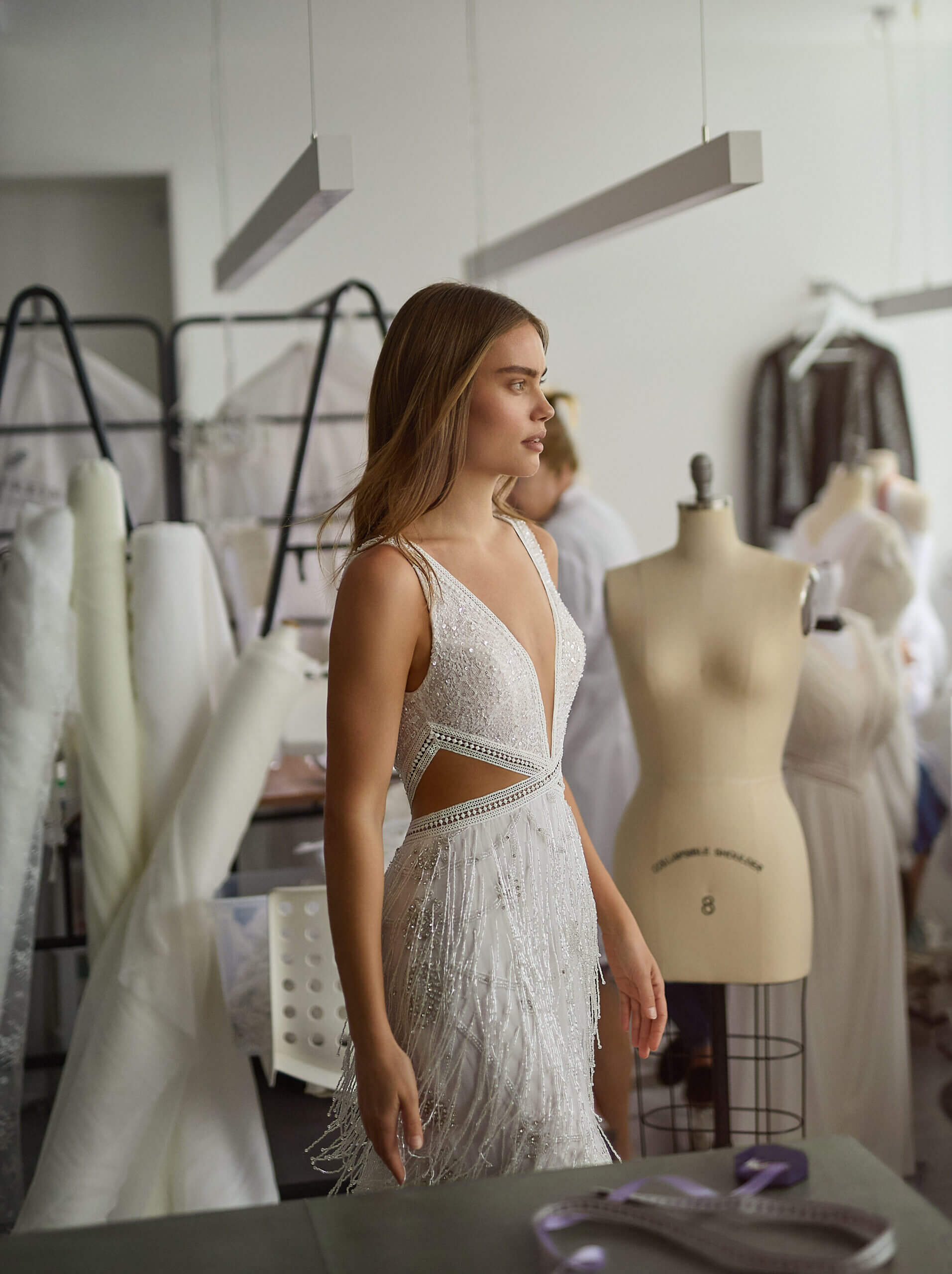 שמלת כלה צמודה של המעצבת ענבר פריימן שמלת כלה צמודה של המעצבת ענבר פריימן